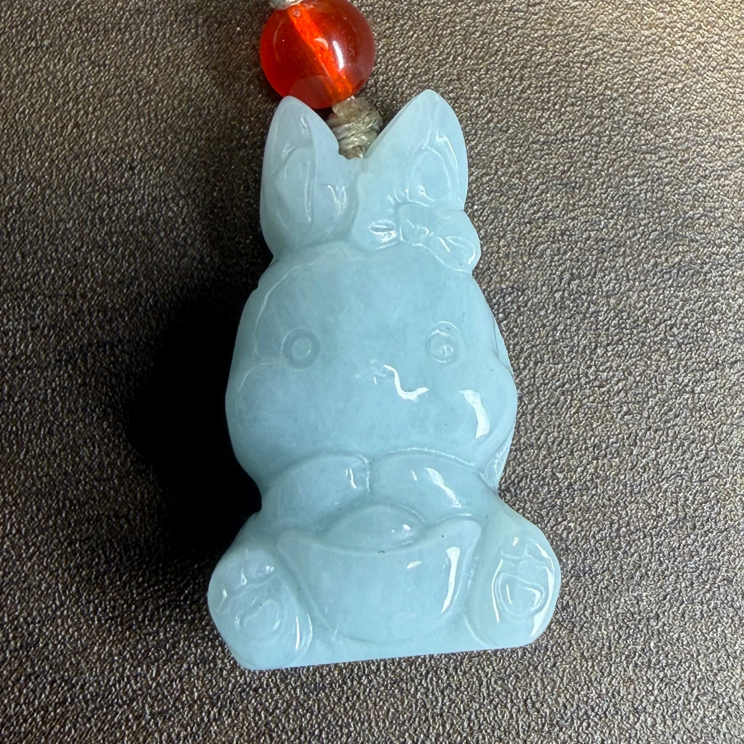 天然翡翠 兎 彫刻 ペンダントトップ 無含浸 無着色 A貨 | FARBE