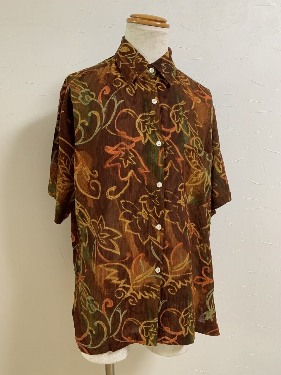 1990's Rayon Crinkle Design Patterned Shirt