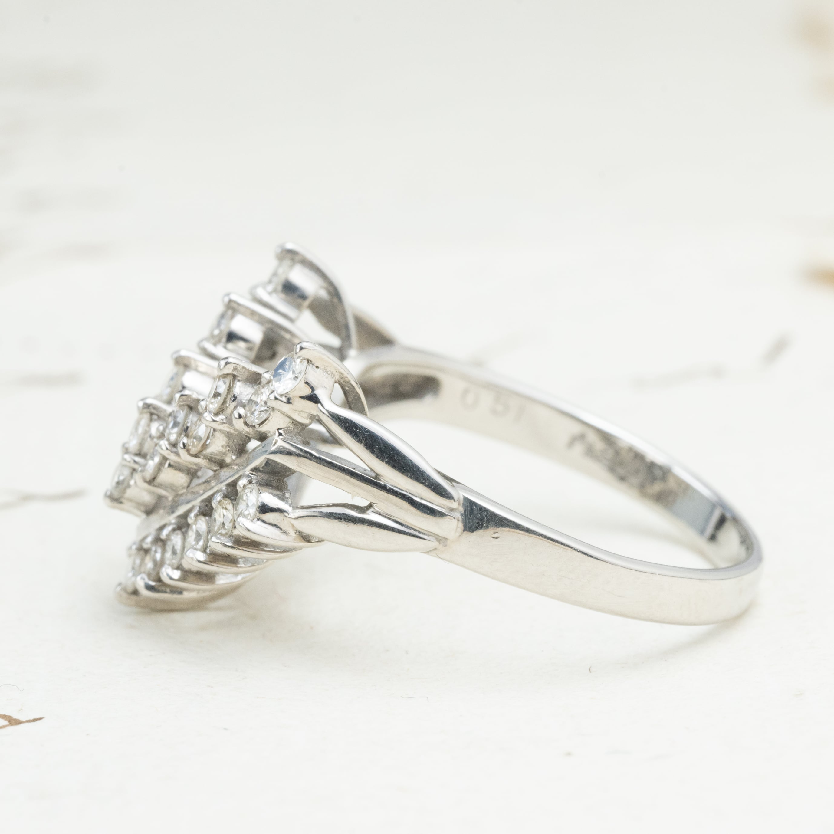 昭和レトロリング(pt900) 昭和レトロ デザイン リング Pt900 ルビー 0.56 ダイヤ 0.15