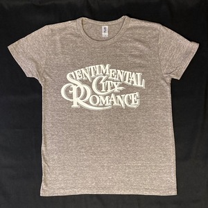 Sentimental City Romance ロゴTシャツ (トライブレンド)・ヘザーブラウン