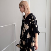 【受注予約:5月下旬入荷予定】柄マットサテンオープンカラーSH/ブラック