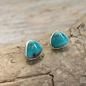 ペルー産ブルーオパールのスタッドピアス　Peluvian Blue Opal Earrings w/Silver