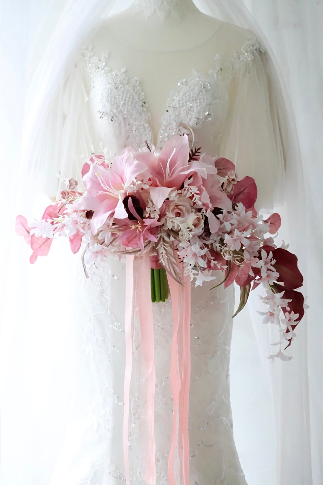 和装の前撮りなどにぴったりの可愛いピンクボールブーケ 造花ブーケ