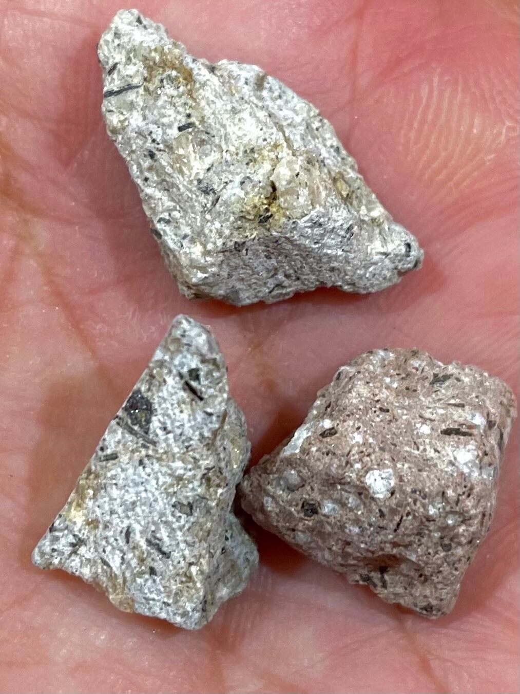 37) 霊石「ニニギ石」ミニ原石セット