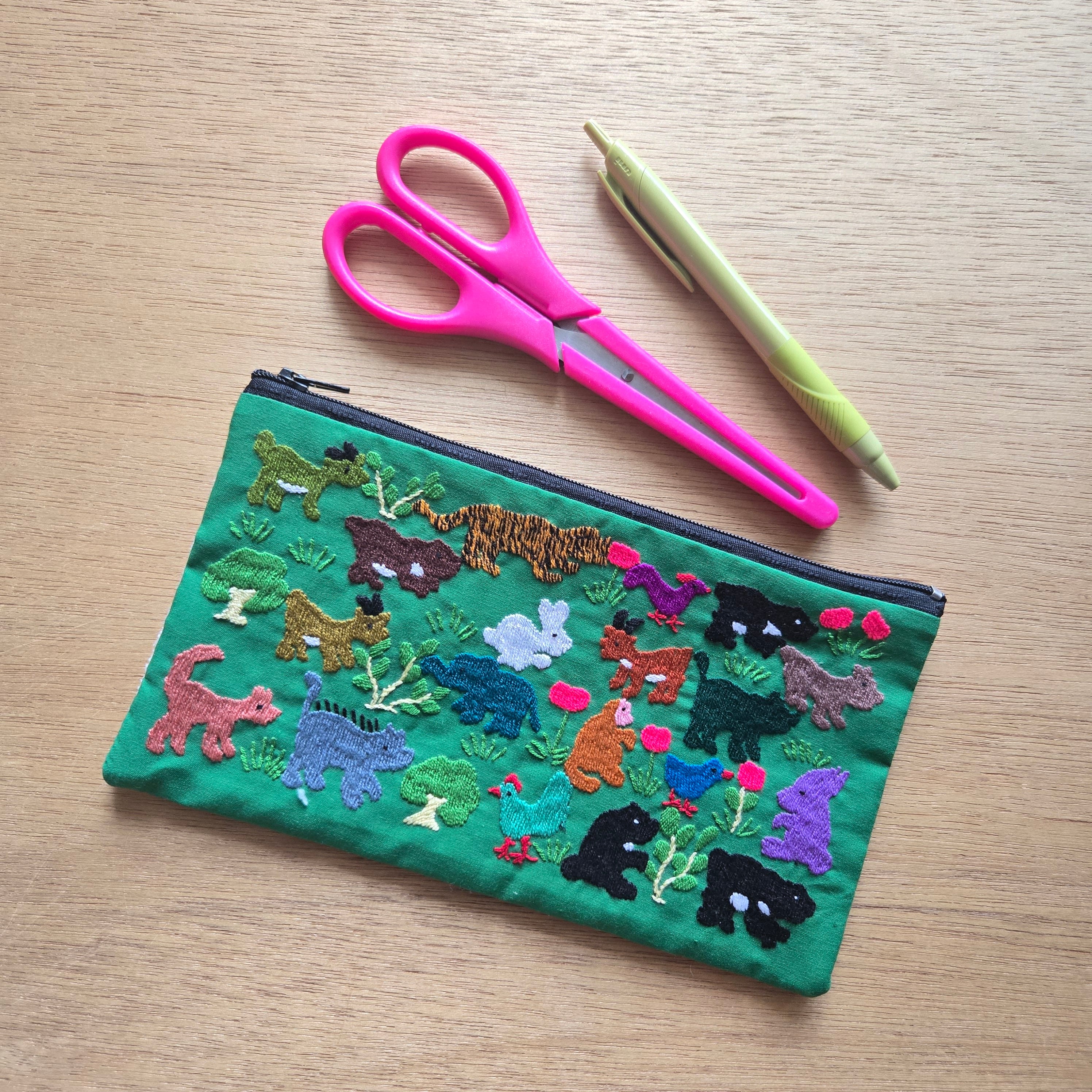 ラオス モン族手刺繍ポーチM | gururi