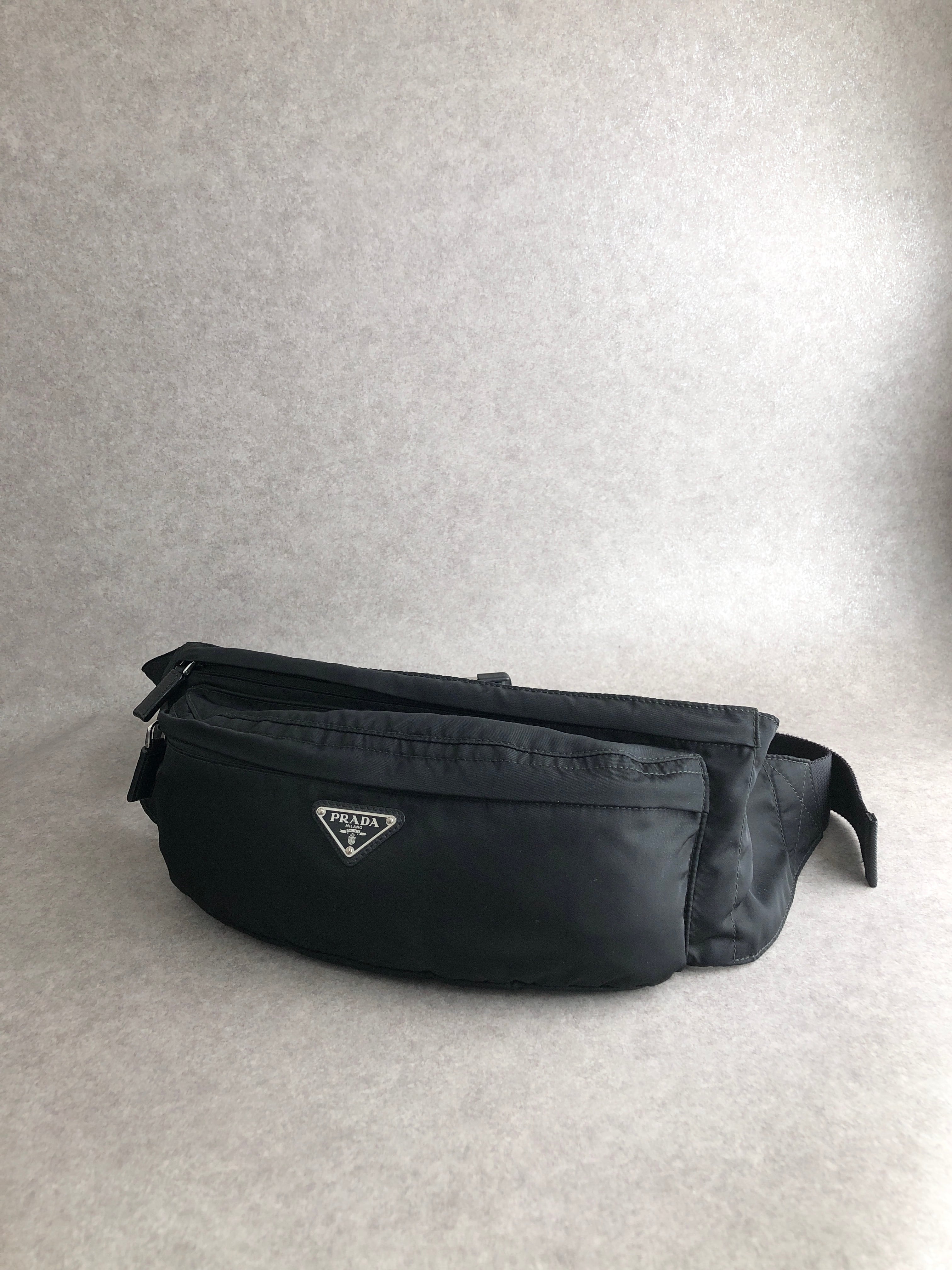 PRADA プラダ ボディバッグ ブラック トライアングルロゴ ナイロン