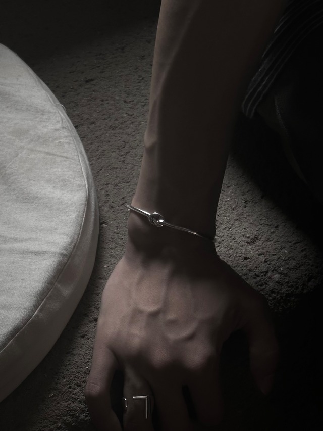s925 Knot Bangle