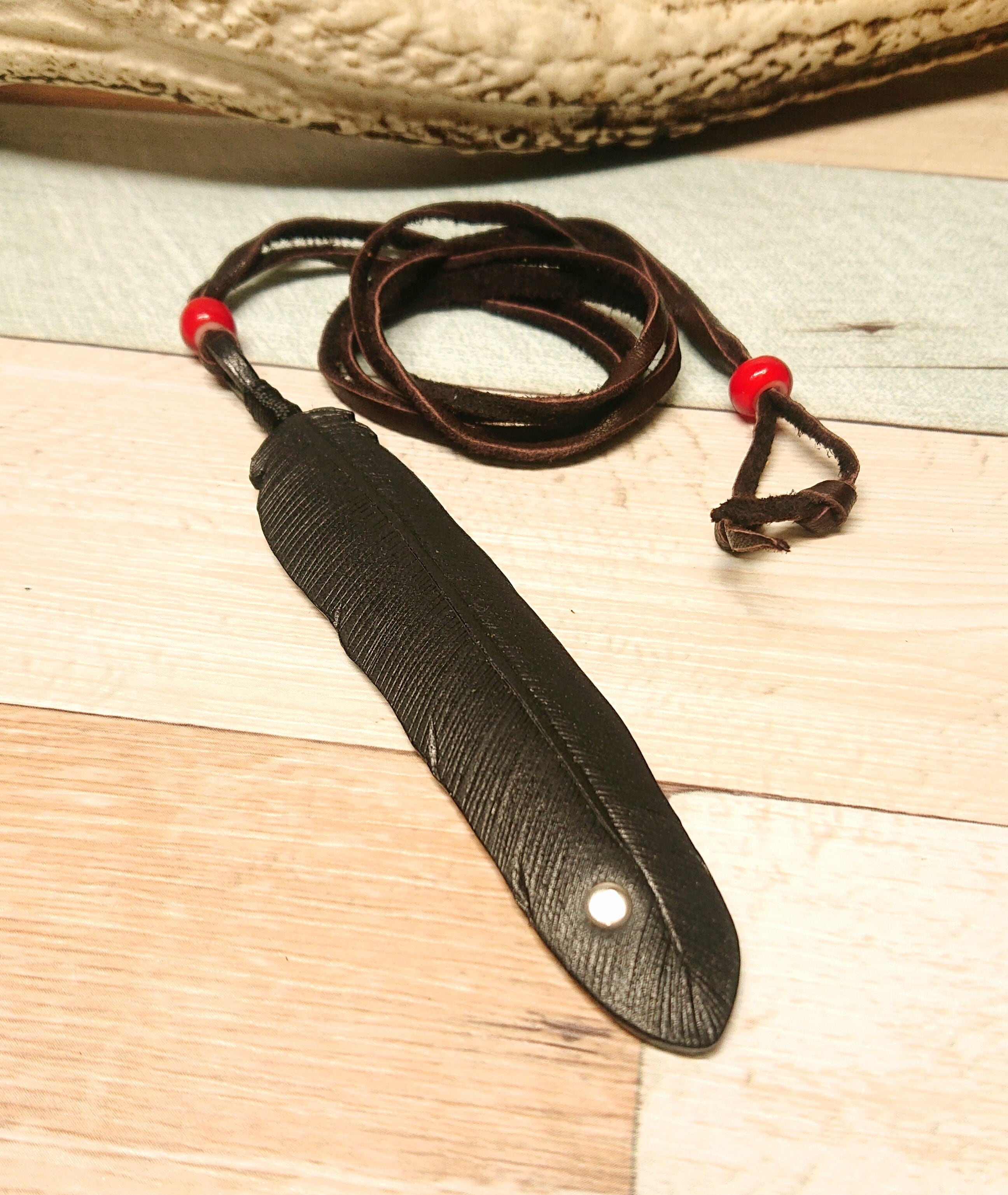 ブラックフェザーのネックレス | maiami craft