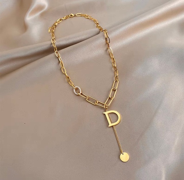 D design Necklace