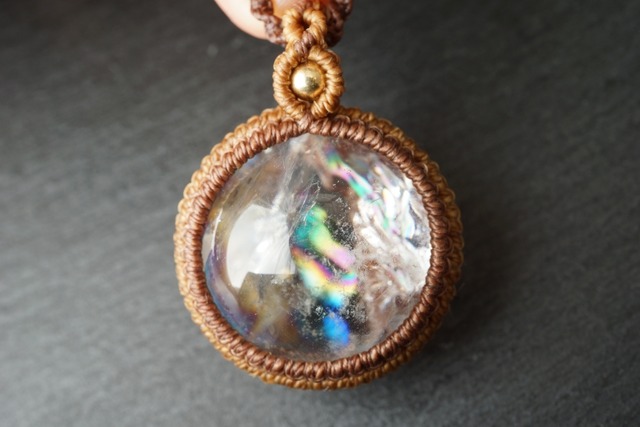 レインボー水晶(アイリスクォーツ)七色天然石*厄除けチャクラネックレス<厄年のお守りに>