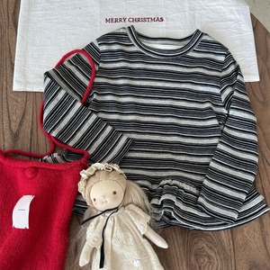 秋レトロフリル裾ＴシャツORジンズ