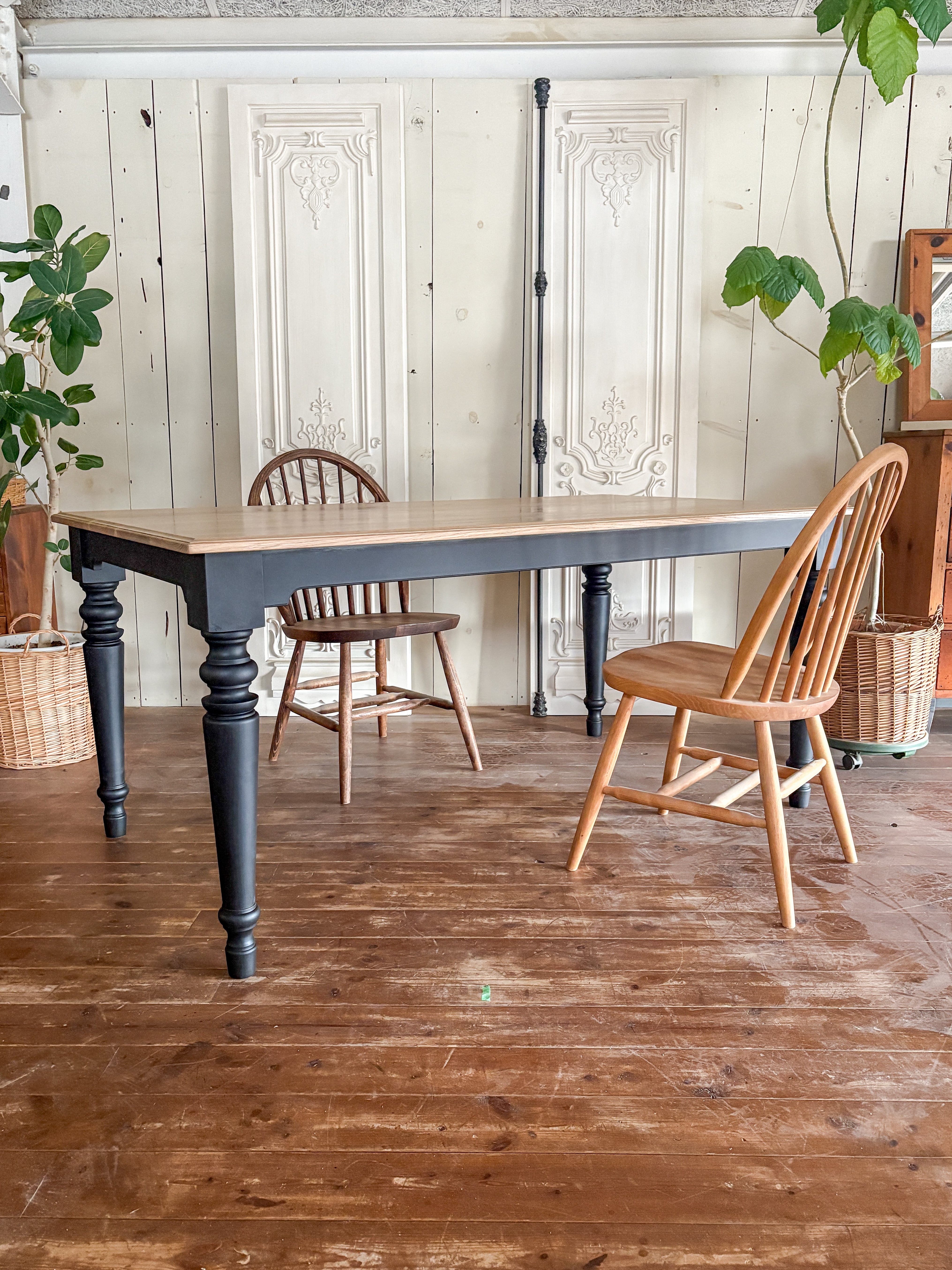 【在庫1点即出荷可】ホワイトオークダイニングテーブル 1600x900 “特注ろくろ足TK” 足元広めver.