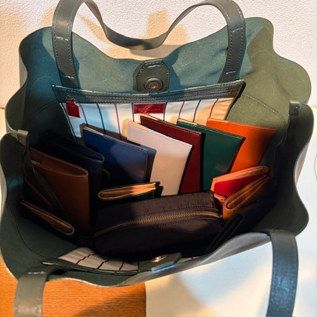 B.stuff 再入荷！シンプル2WAYトートバッグ　シダーウッド