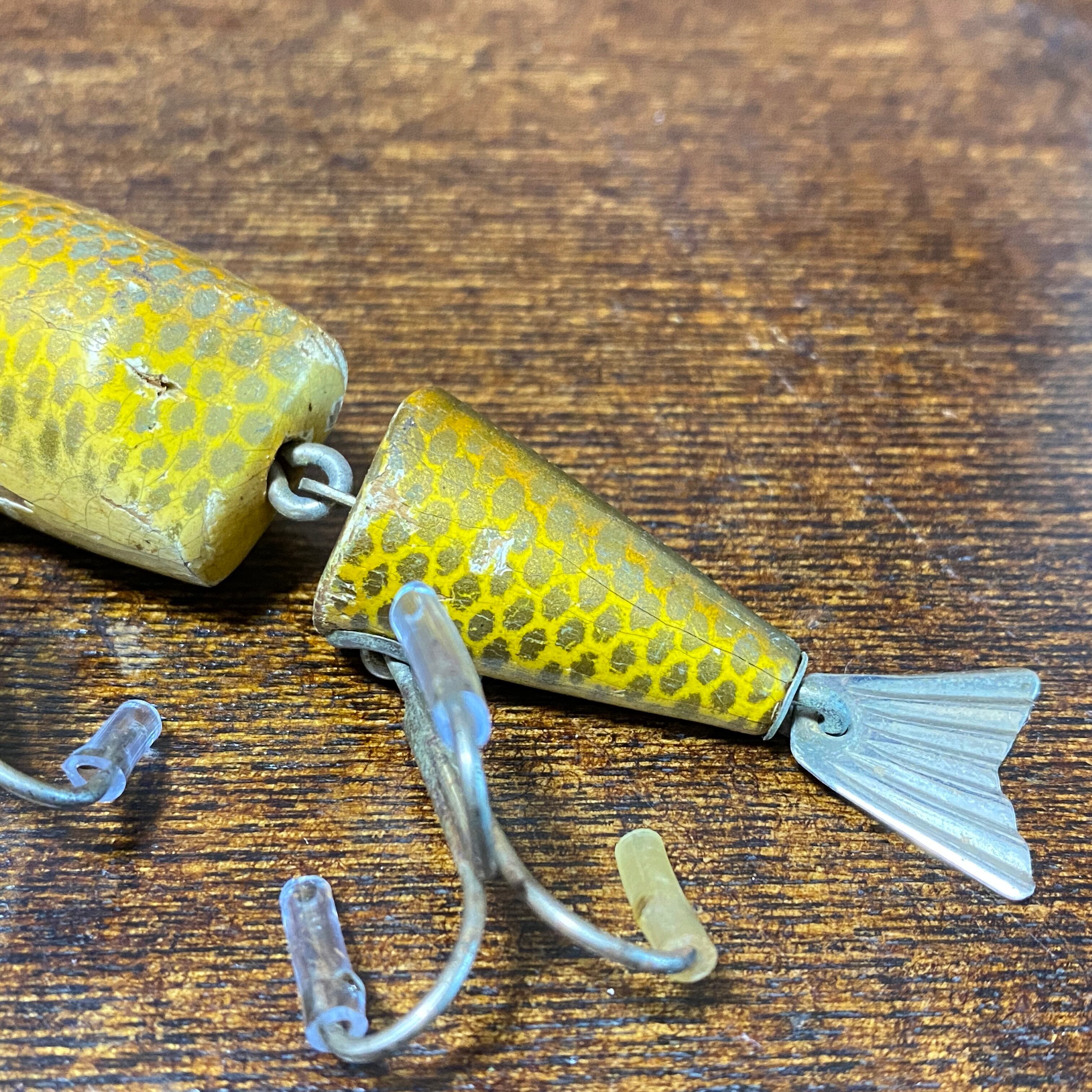 30's Creek Chub WIGGLE FISH（約25 g / ボディ9cm）[4057