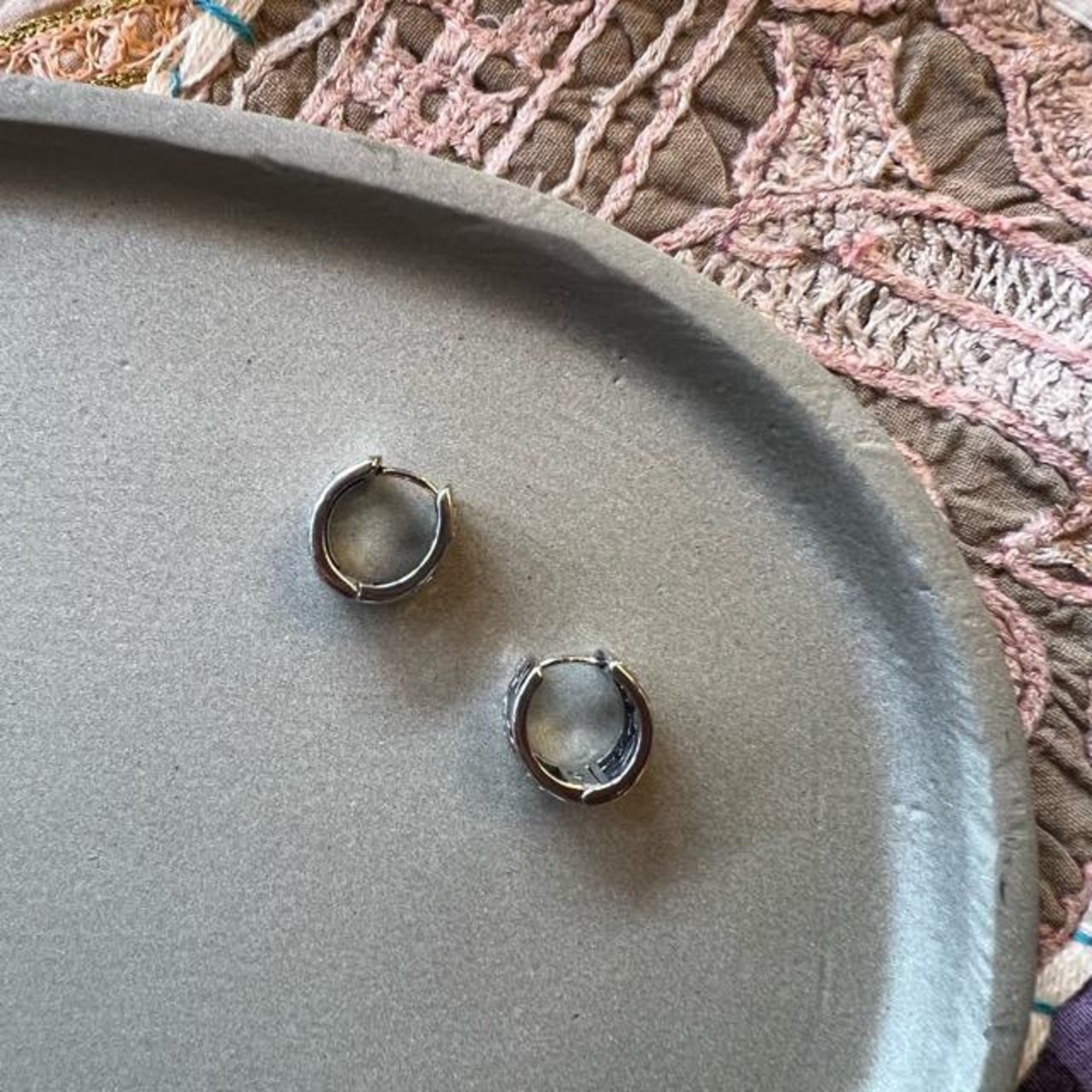 TOPANGA Jewelry 　Arabesque Hoop Earrings　アラベスクフープピアス　ピアス　ギフト　プレゼント　ジュエリー　イヤリング　建物