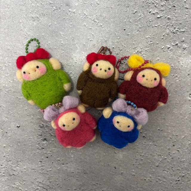 羊毛フェルト　猿見沢猿子シリーズ③　キーホルダー　カラバリ