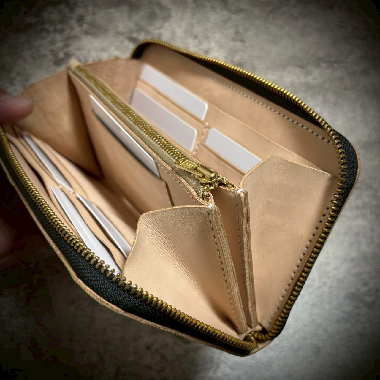 経年変化を楽しむ 総手縫い 長財布 フルレザー 大容量 本革 牛革 生成