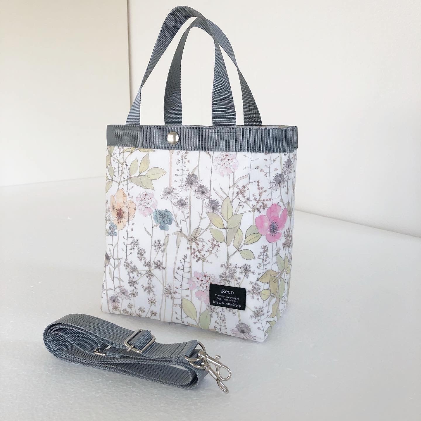 選べる配送時期 ハンドメイド リバティ トートバッグ 中 キュースォー