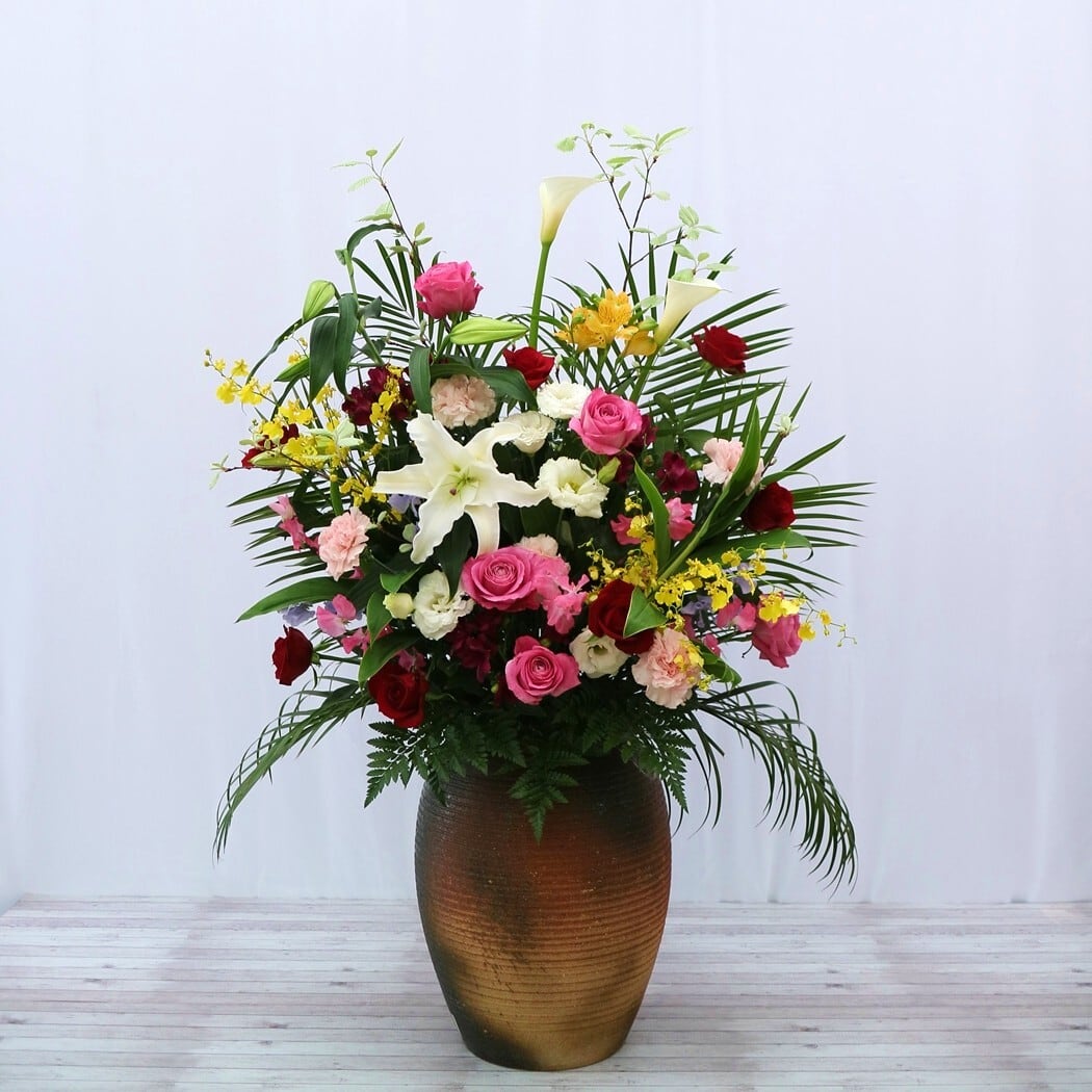 珍しいデザイン 花壺(花瓶)2点になります。 目覚め 珍しいデザイン 花壺(花瓶)2点になります。 目覚め