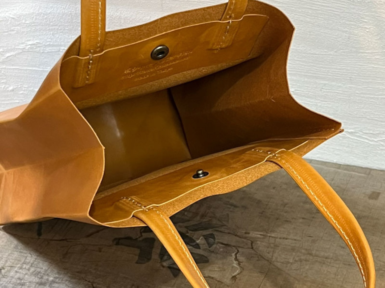 【限定数台ずつ企画】牛革の紙袋のような革袋・小さめ・レディッシュブラウン