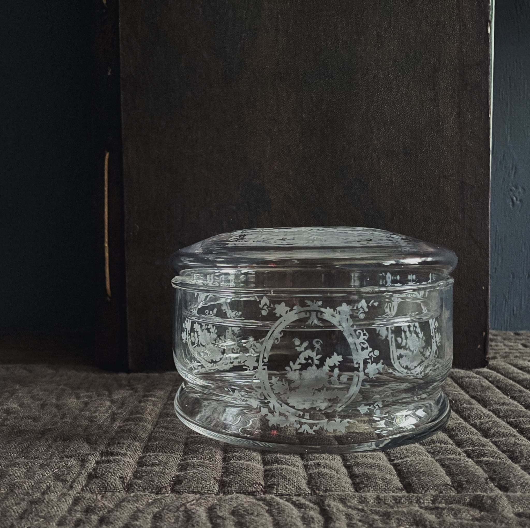 【フランス／純銀＋セーヴル】小鉢 ボウル ボンボニエール／シルバー装飾の容器 フランス グラビュール装飾 ボンボニエール｜France | SASHIIRO