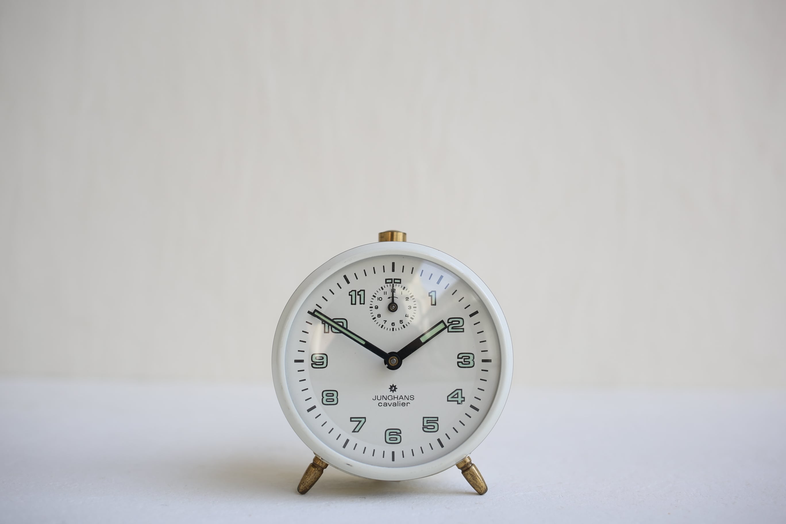 ドイツ アンティーク ヴィンテージ JUNGHANS ユンハンス 目覚まし時計 『cavalier』(グレー×ホワイト) N-00771