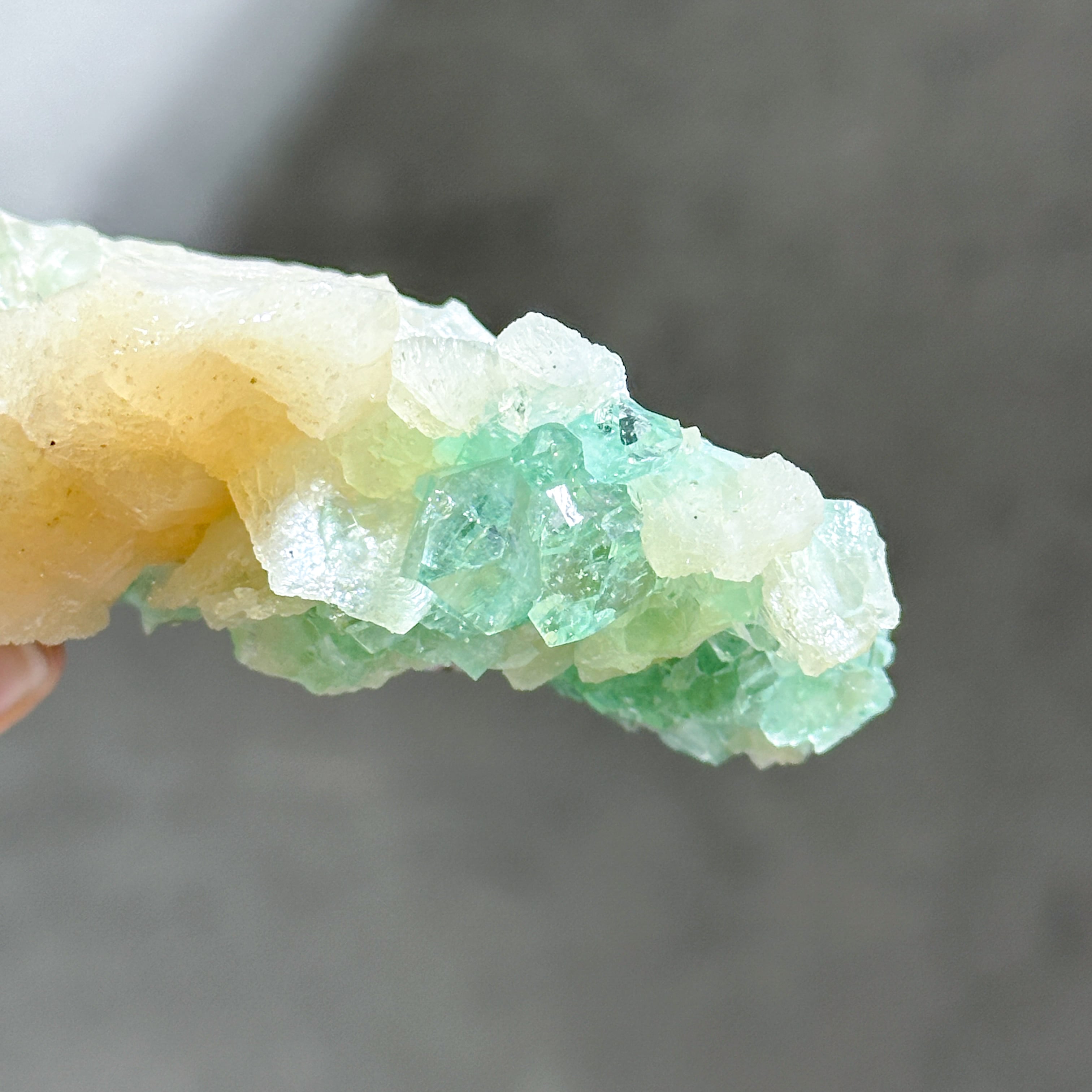 グリーンアポフィライト＆スティルバイト 83◇ Green Apophyllite