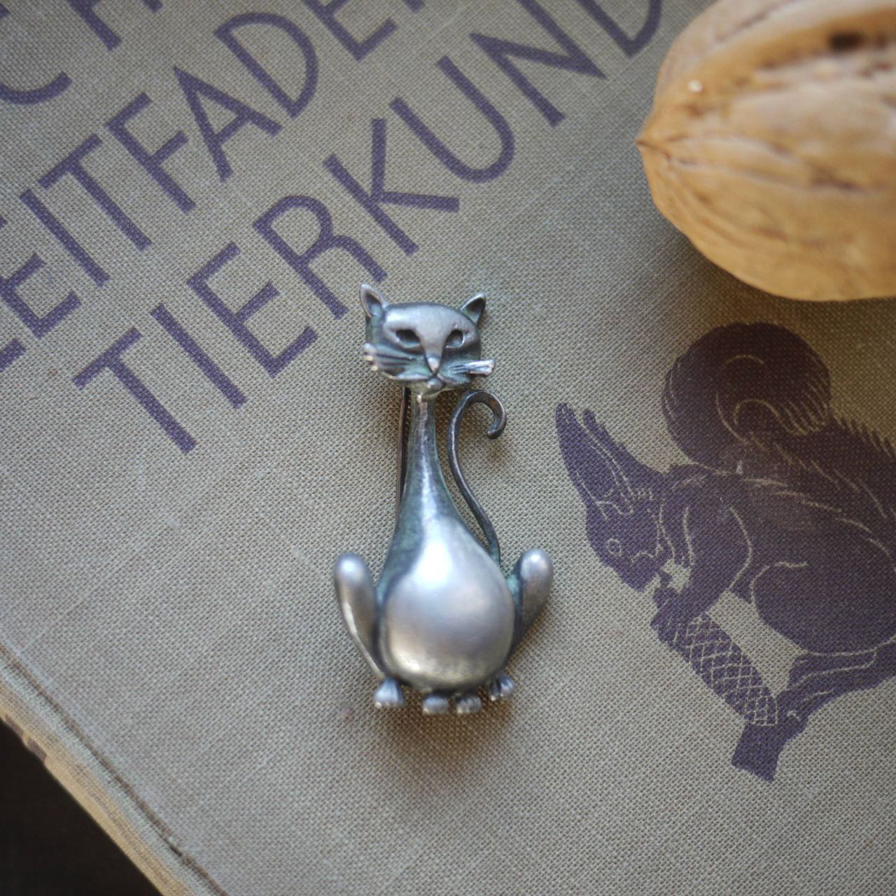 ねこのブローチ ヴィンテージUK