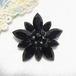 M & S  黒ガラスの石のフラワーブローチ　アクセサリー卸値以下でセール　K2014B