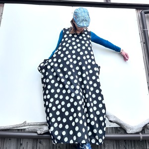 モノトーンバルーンワンピース