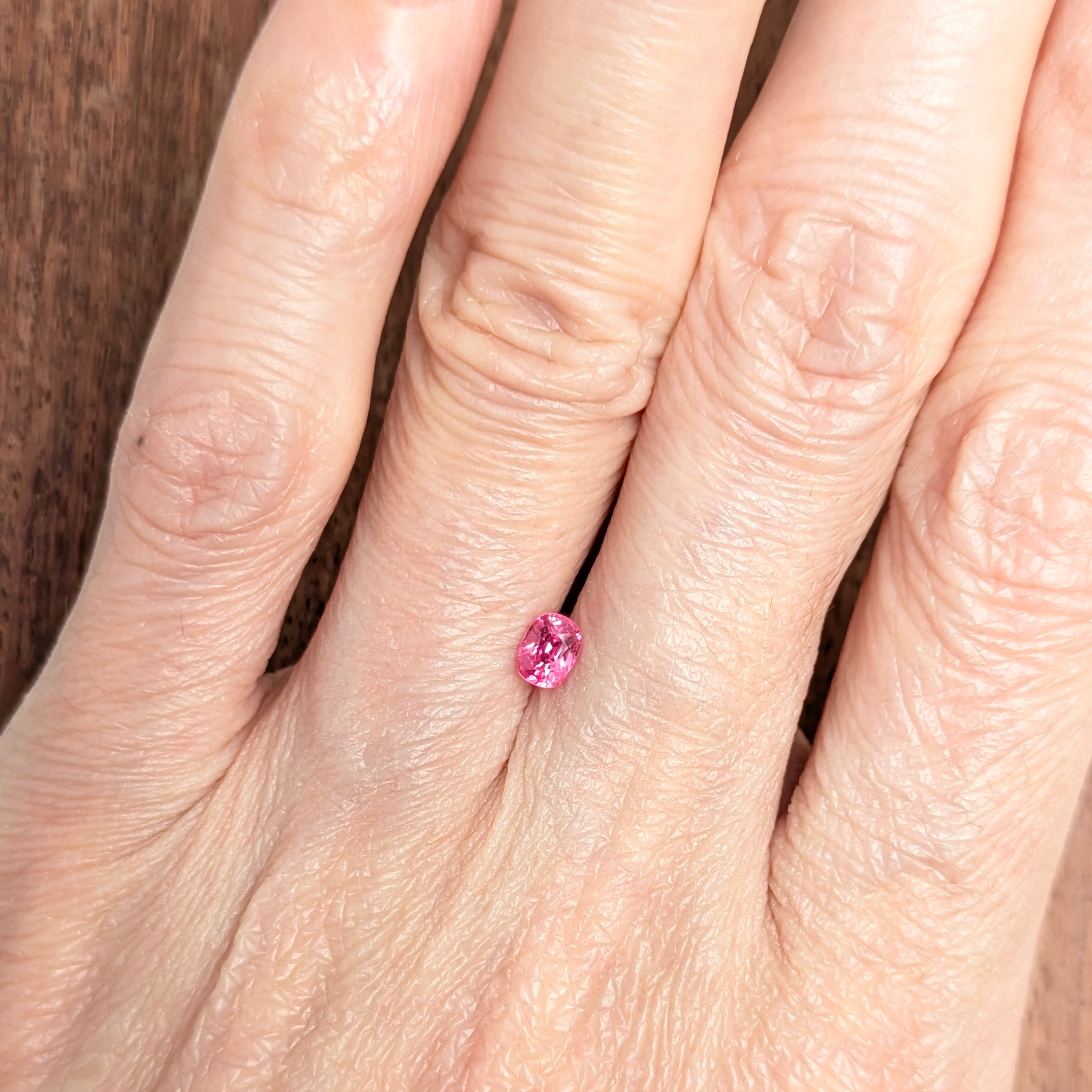 ピンクスピネルルース ミャンマー・モゴック産【0.32ct】PRO208441