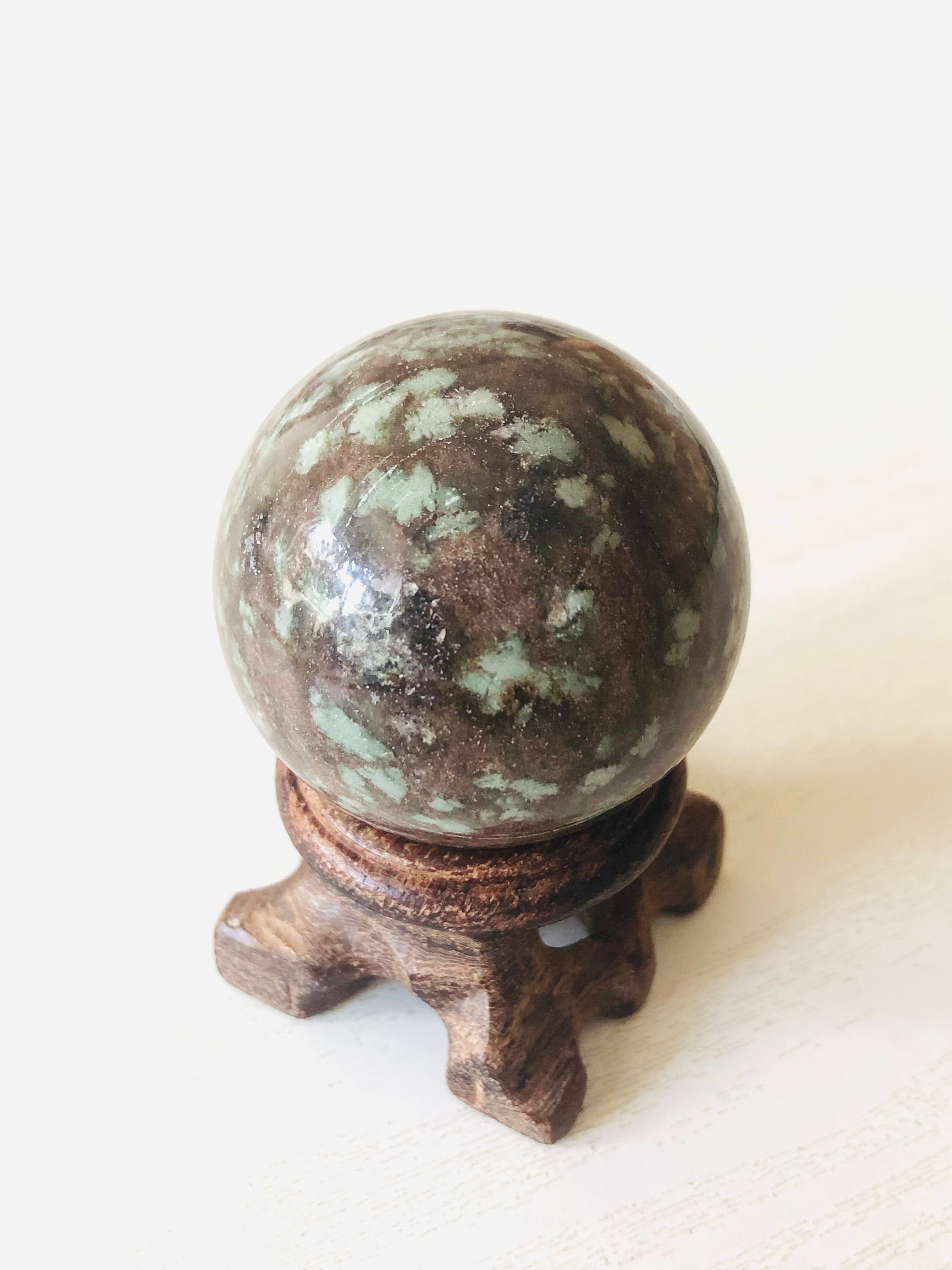 希少石!ナンドライトの丸玉(40mm)