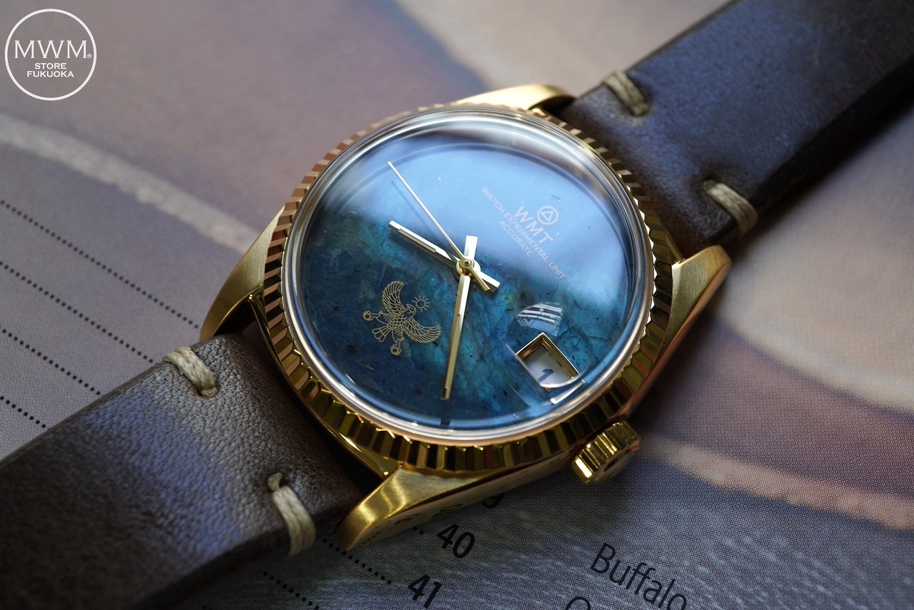 WMT Cabochon – Blue Labradorite Stone / Falcon / Gold Plating Edition