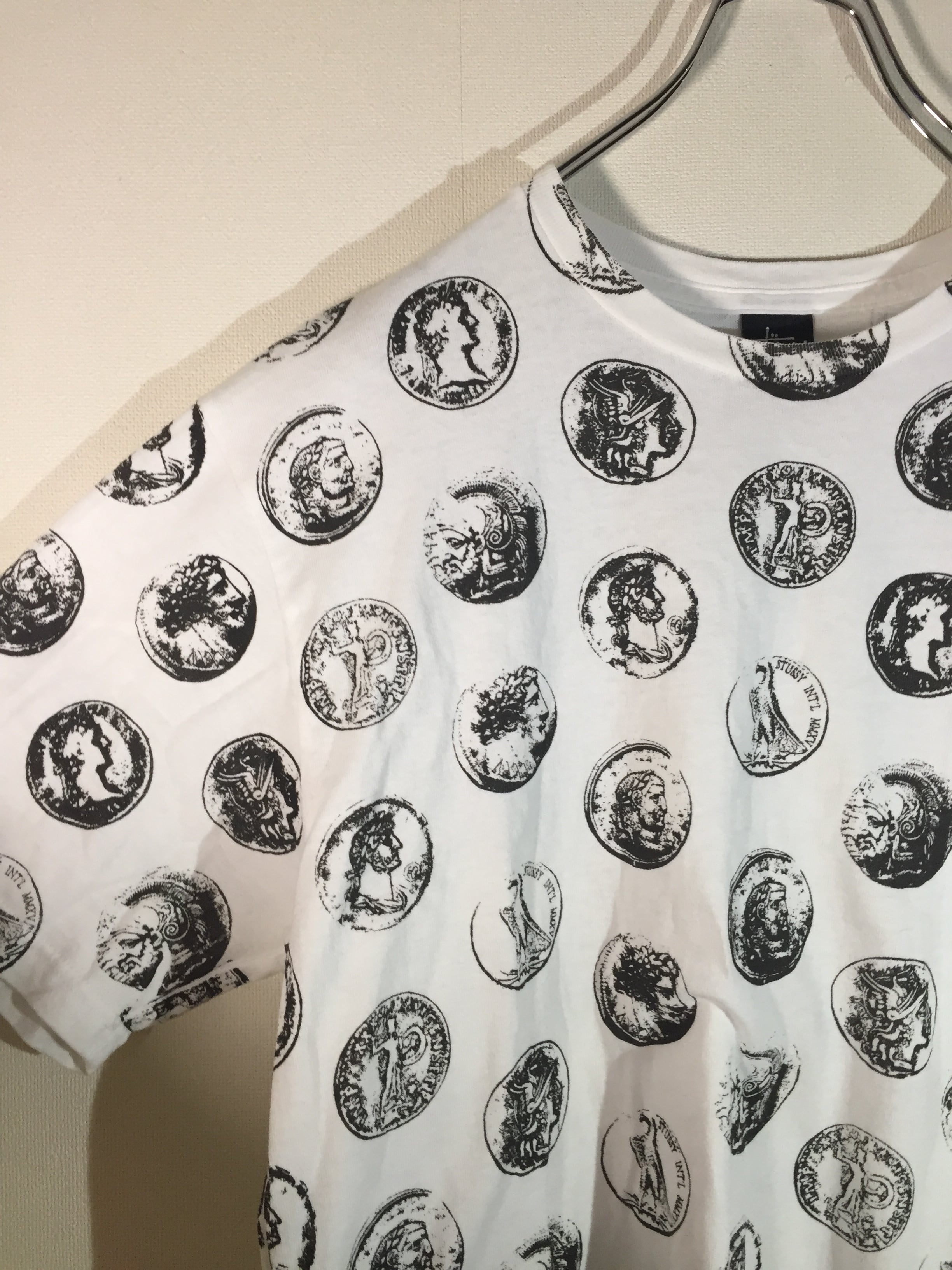 stussy 総柄 プリントTシャツ メダル柄 | 古着屋 KafuCa stussy 総柄 プリントTシャツ メダル柄 | 古着屋 KafuCa