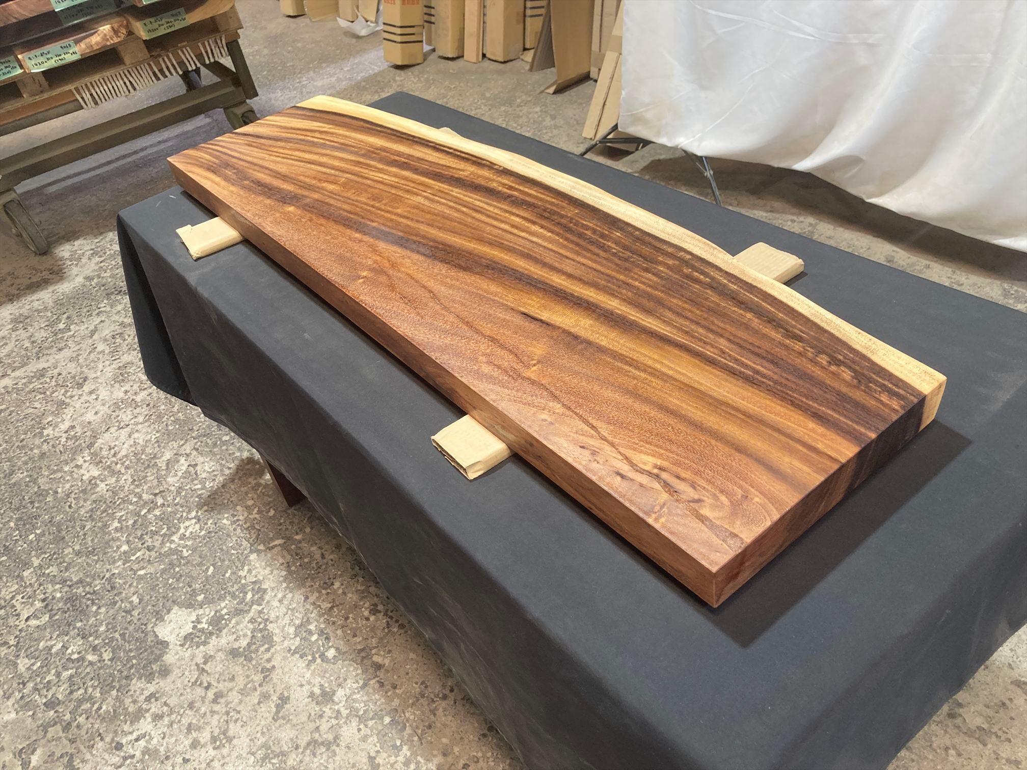 一枚板　机 2人用 一枚板ダイニングテーブル｜【公式】KIDOMEIMOKU