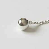 シルバーピアス ボールチェーン