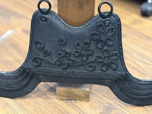 【ここだけ20%クーポン‼️】【✨セレクト胴市✨】【✨Lサイズ大特価‼️】【 胴の色を選べるセレクト胴市‼️Lサイズ胸 身長165〜175cm】【1名様限定‼️】『桜飾り』型押しクロザン胸　※胸のみ販売可能