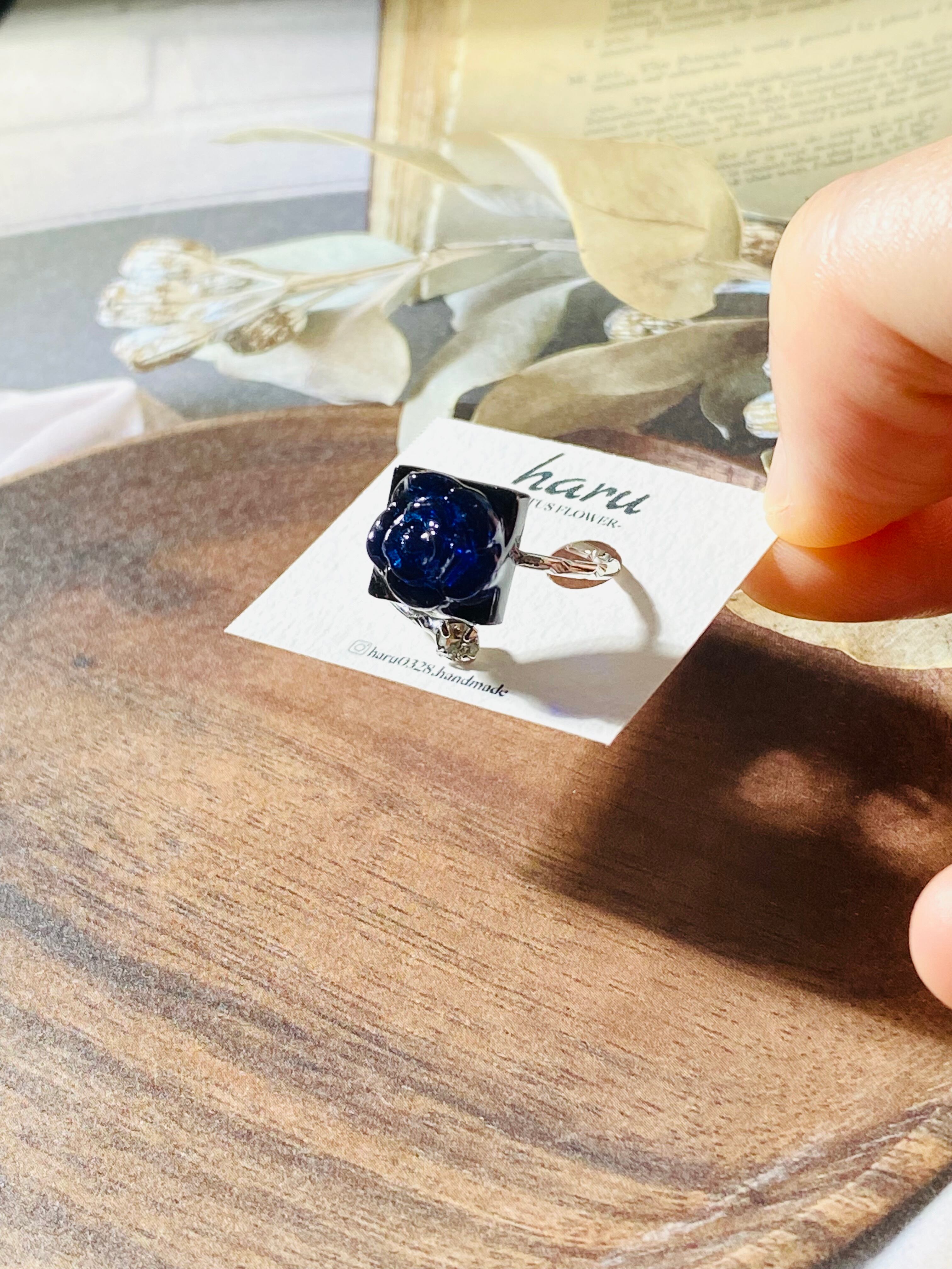 ブラック×ブルーローズ リング レジン レジンアクセサリー