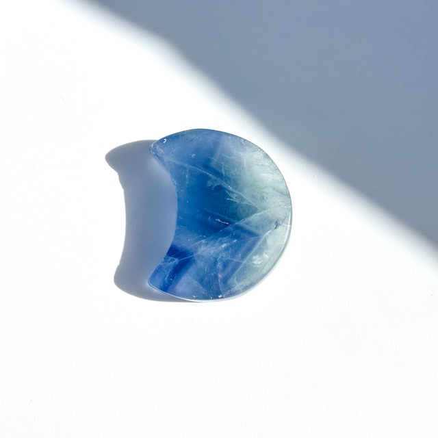 ブルーフローライト 三日月25◇ Fluorite  ◇天然石・鉱物・パワーストーン・インテリア