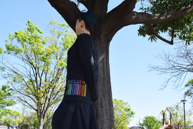 刺繍☆ロンT／虹色バーコード（BK）