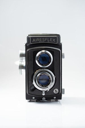二眼レフカメラ　AIRESFLEX アイレスフレックス　Ⅳ型　(003) 【送料無料】