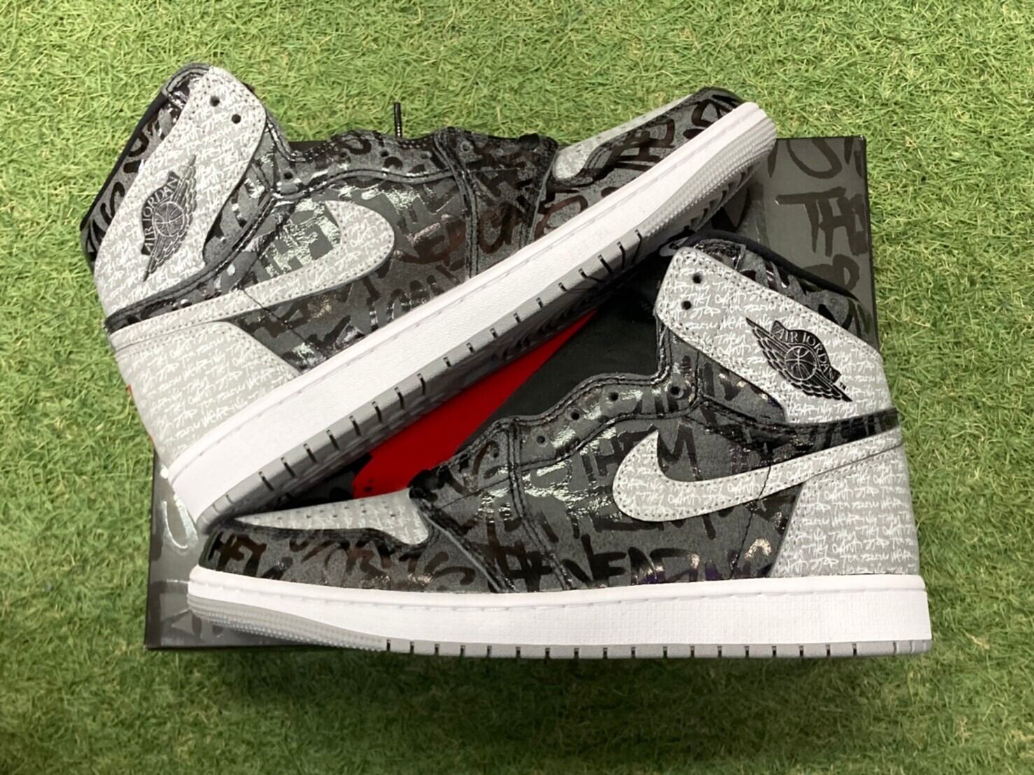 NIKE AIR JORDAN 1 RETRO HIGH OG REBELLIONAIRE 555088-036 27.5  