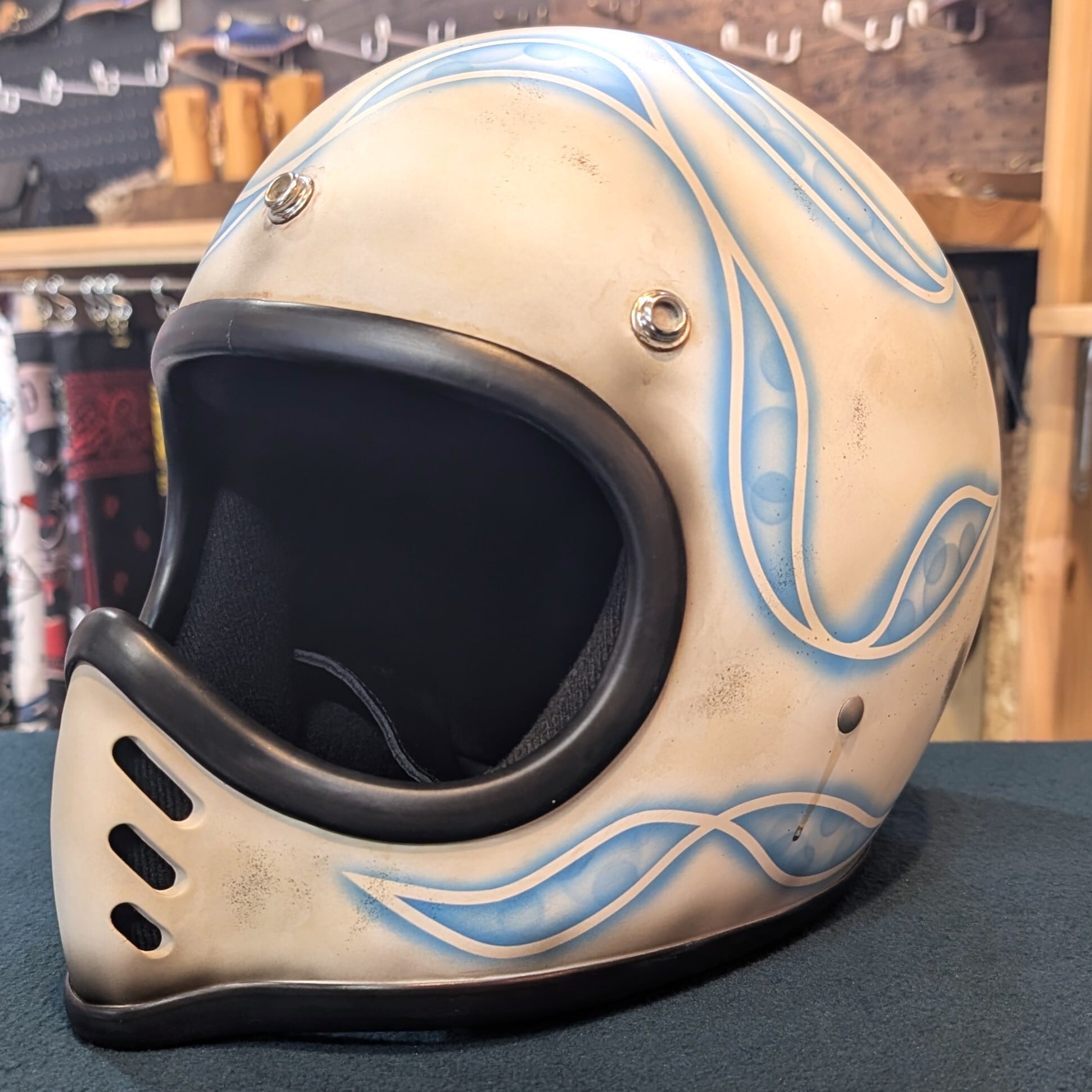 一点限り【aging paint helmet⑯】OCEANBEETLE MTX | ChargeUp