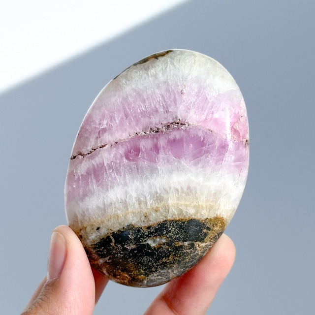 ピンクアラゴナイト パームストーン56◇Pink Aragonite Palm Stone◇天然石・鉱物・パワーストーン