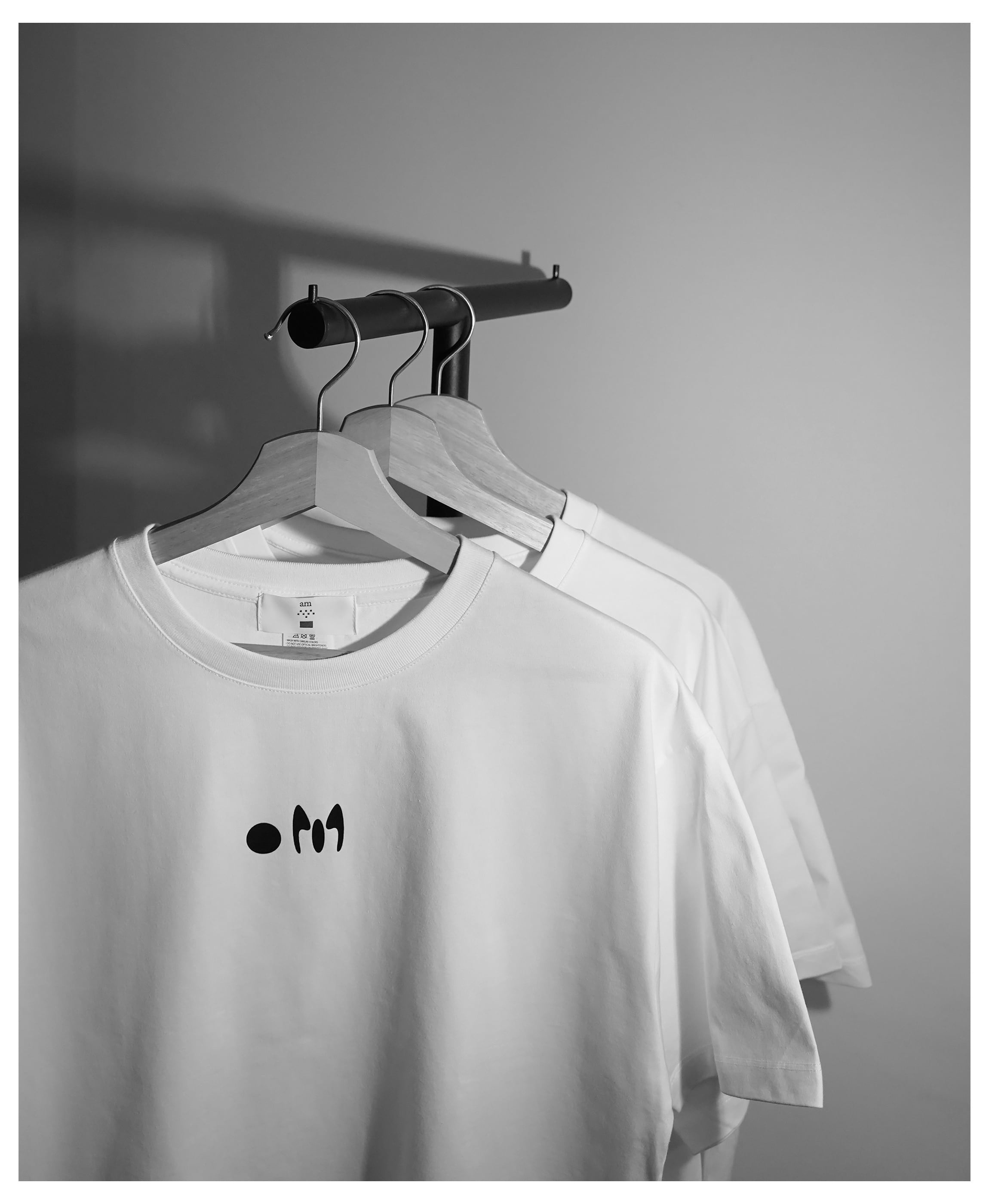 「am3:41」 Logo T-shirt