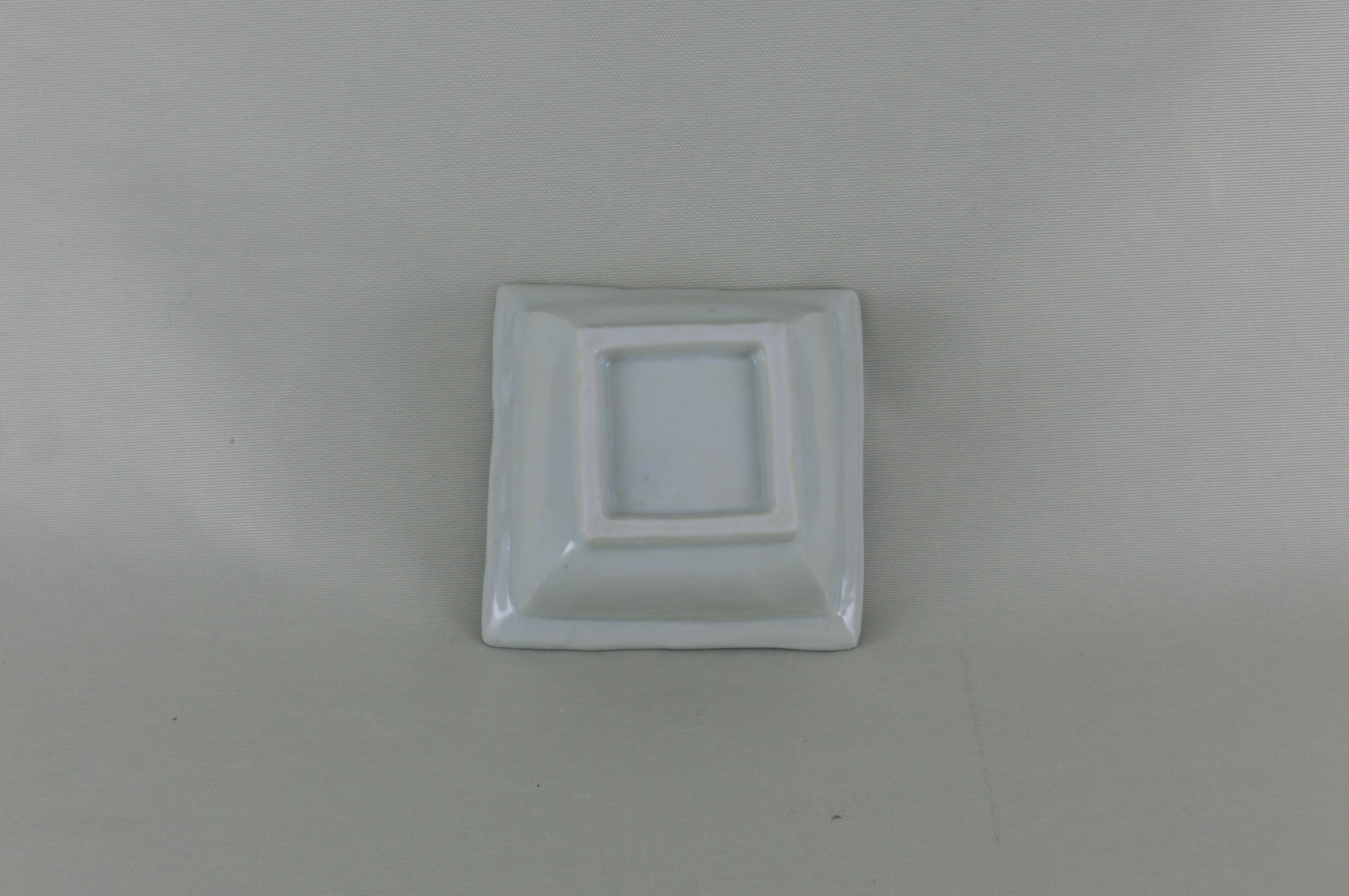 淵呉須見込花　角小付