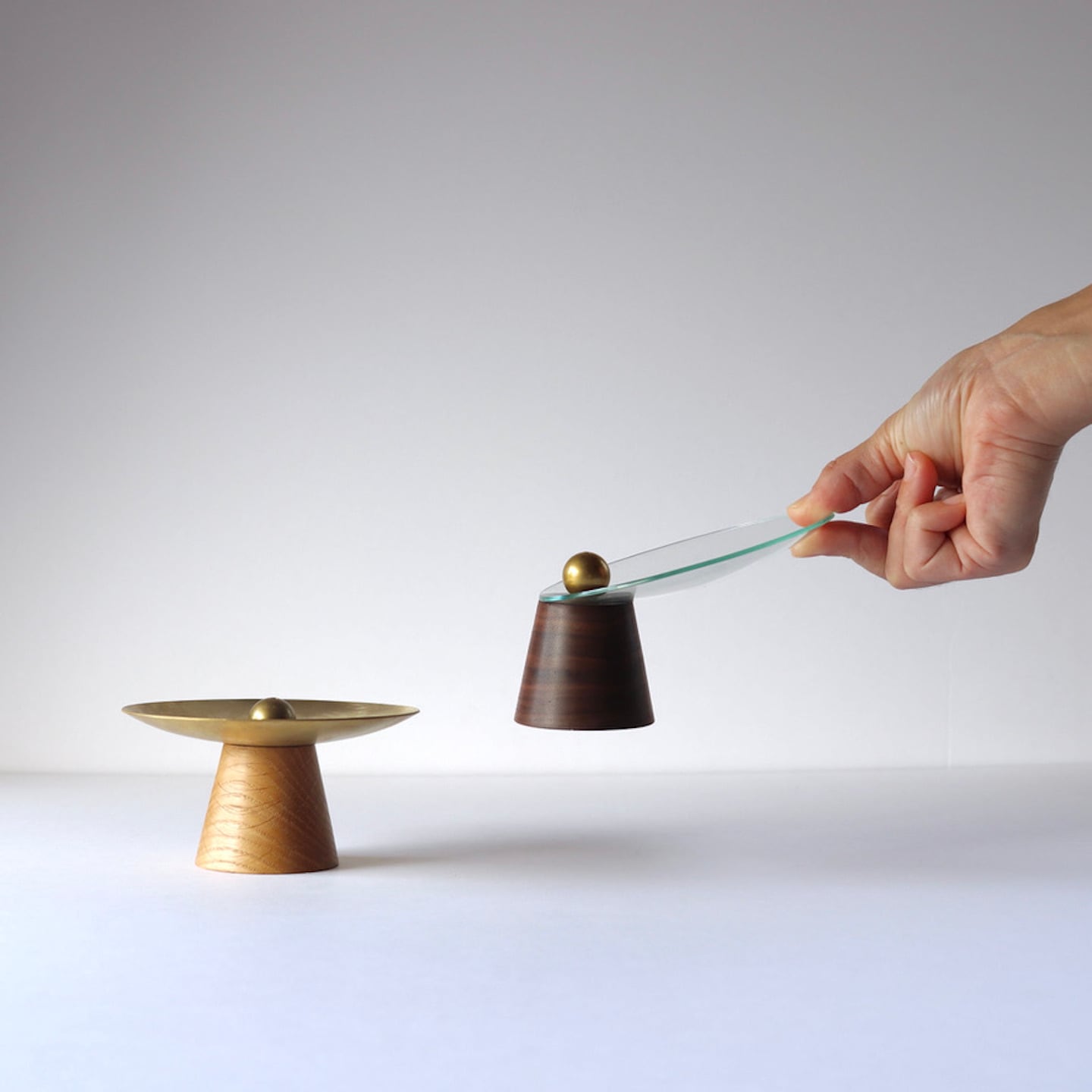 kiki Incense Holder（ウォールナット／ガラス） | DRAMA STUDIO