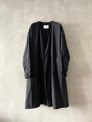 T/f Lv6 water repellent lightweight nylon back strap collarless coat - black