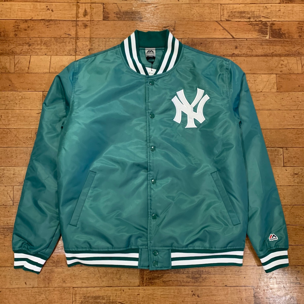 MAJESTIC マジェスティック 幅広く YANKEES スタジャン チームロゴ
