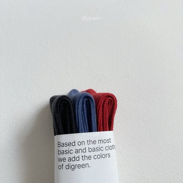 digreen25wn_Tone-Down Black Socks Set